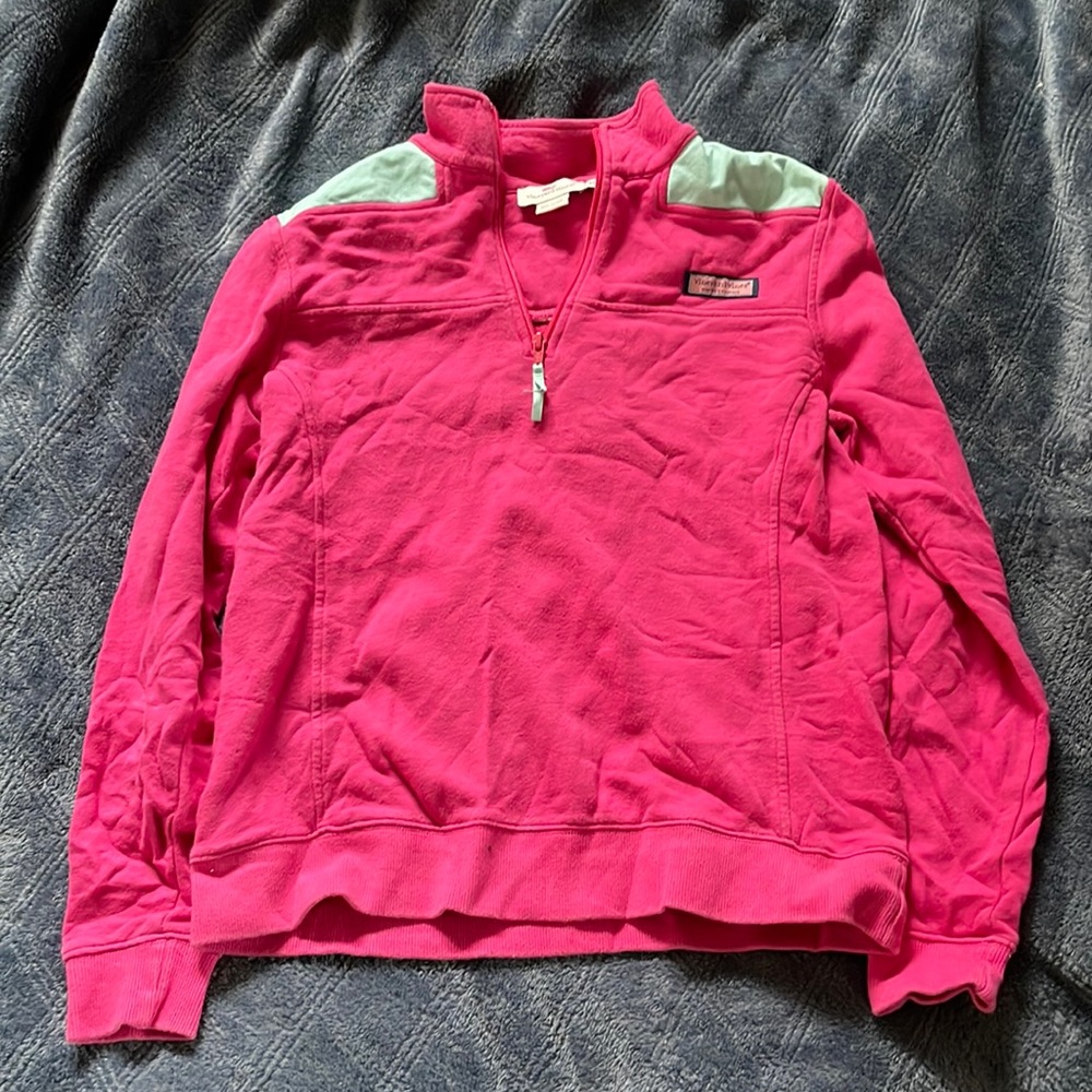 Vineyard vines pull over